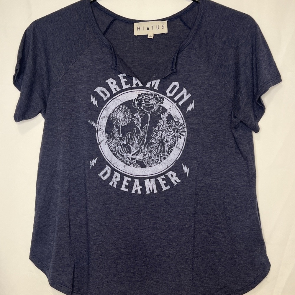 Hiatus Women's Size 1X "Dream On" Cut V-Neck T-shirt  Polyester &‎ Rayon